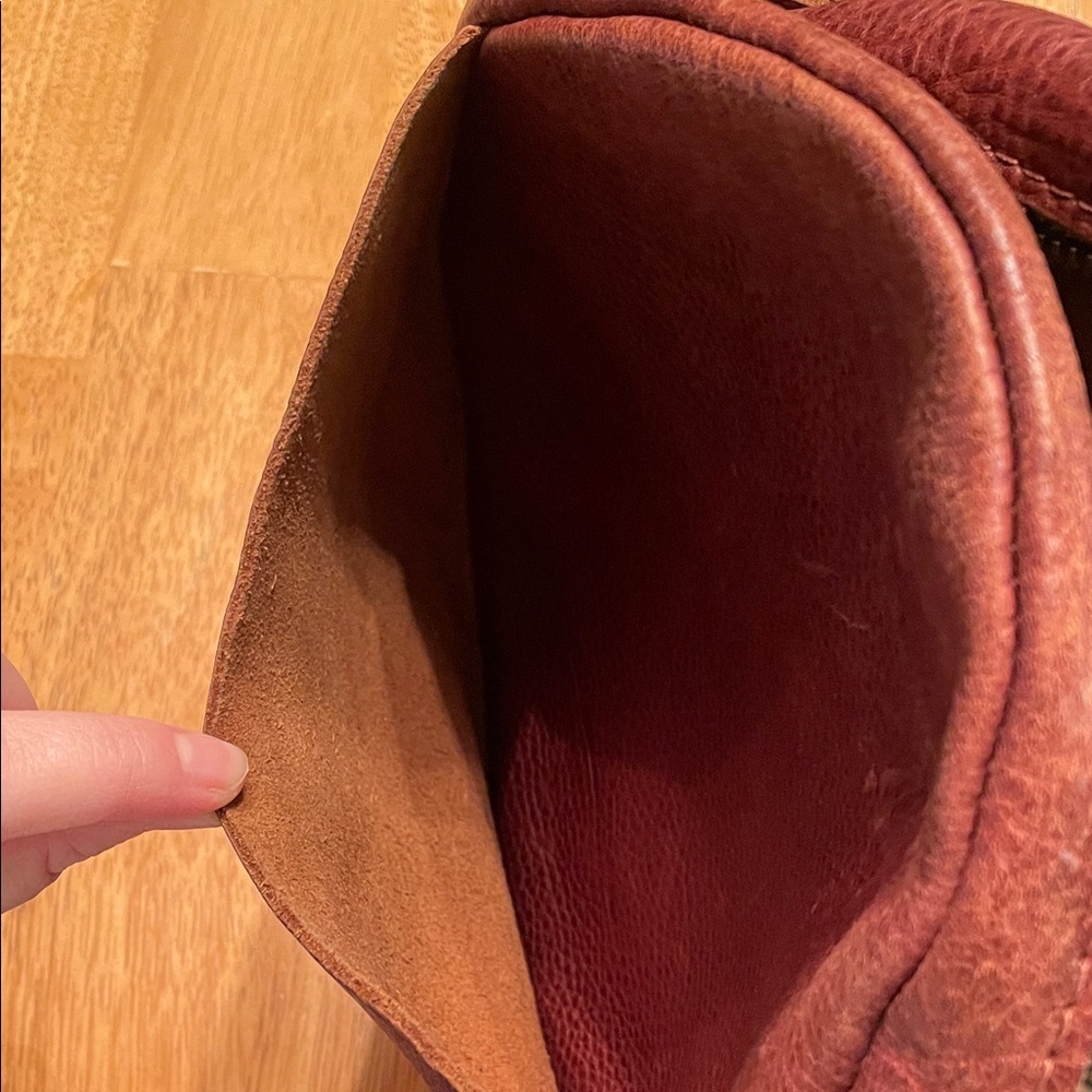 Portland Leather Circle Crossbody - Picture 12 of 14